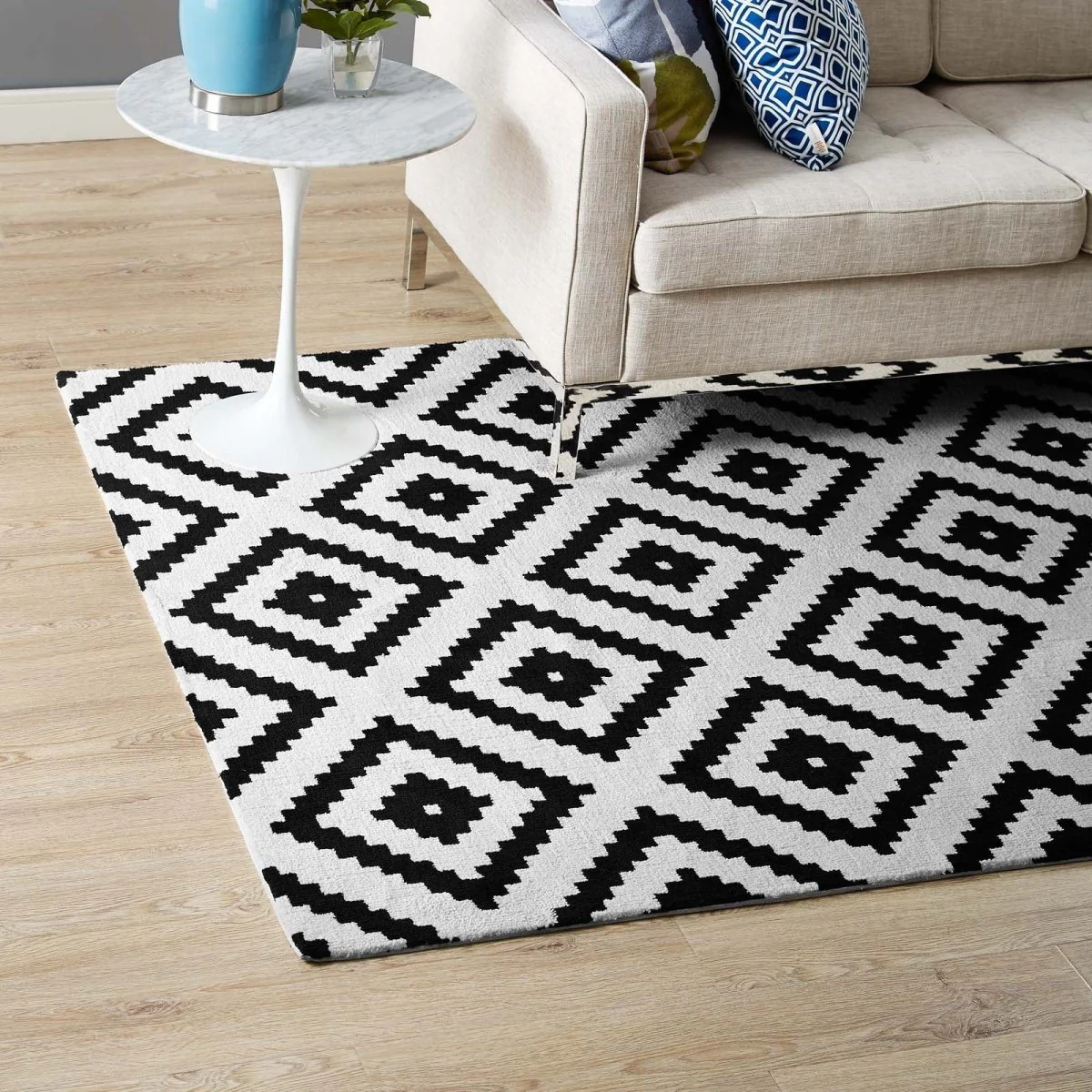 Abstract Diamond Trellis Polyester Area Rug - Contemporary Geometric Floor Rug Collection - Image 5