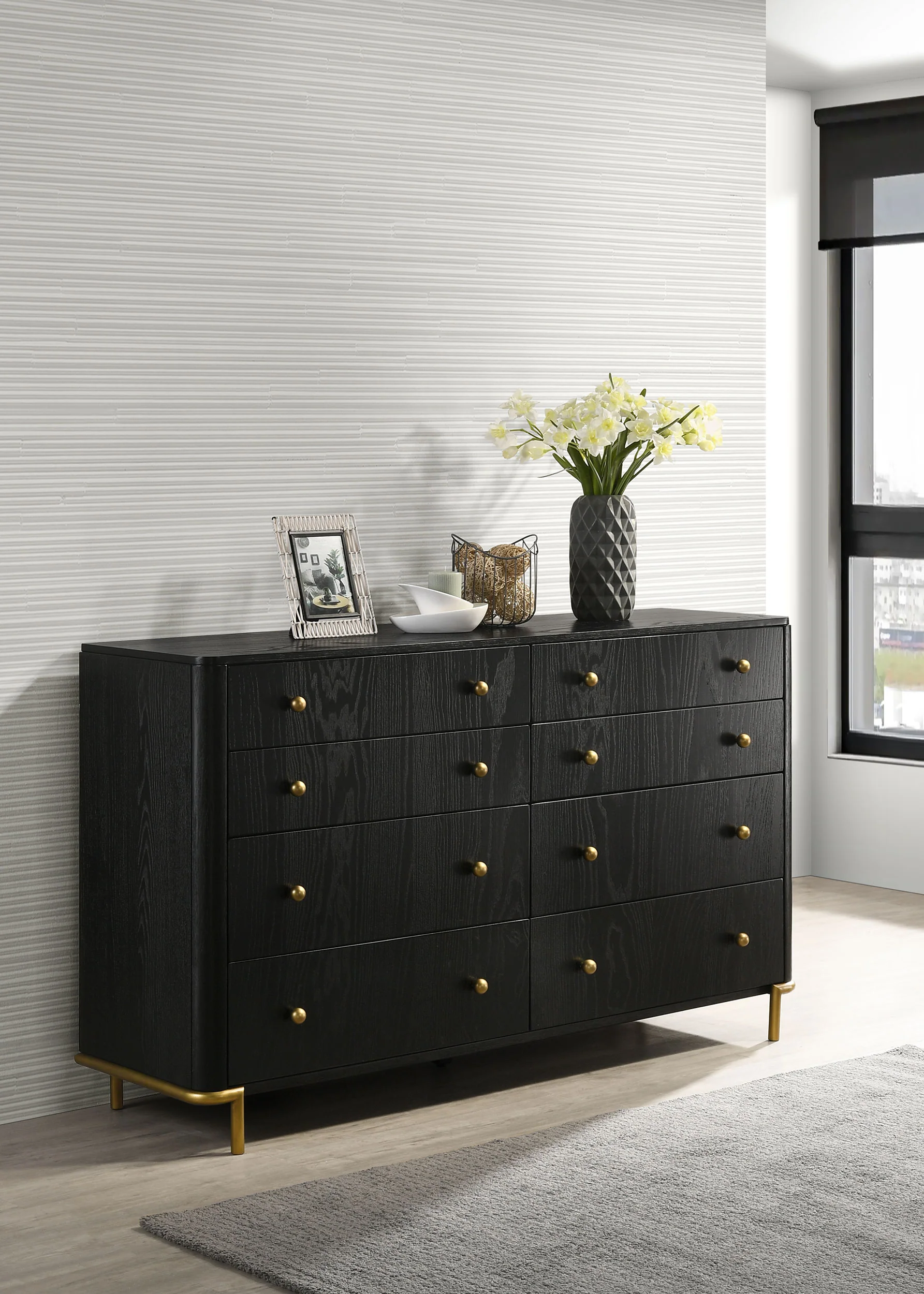 Arini 8-Drawer Dresser in Black - Image 5