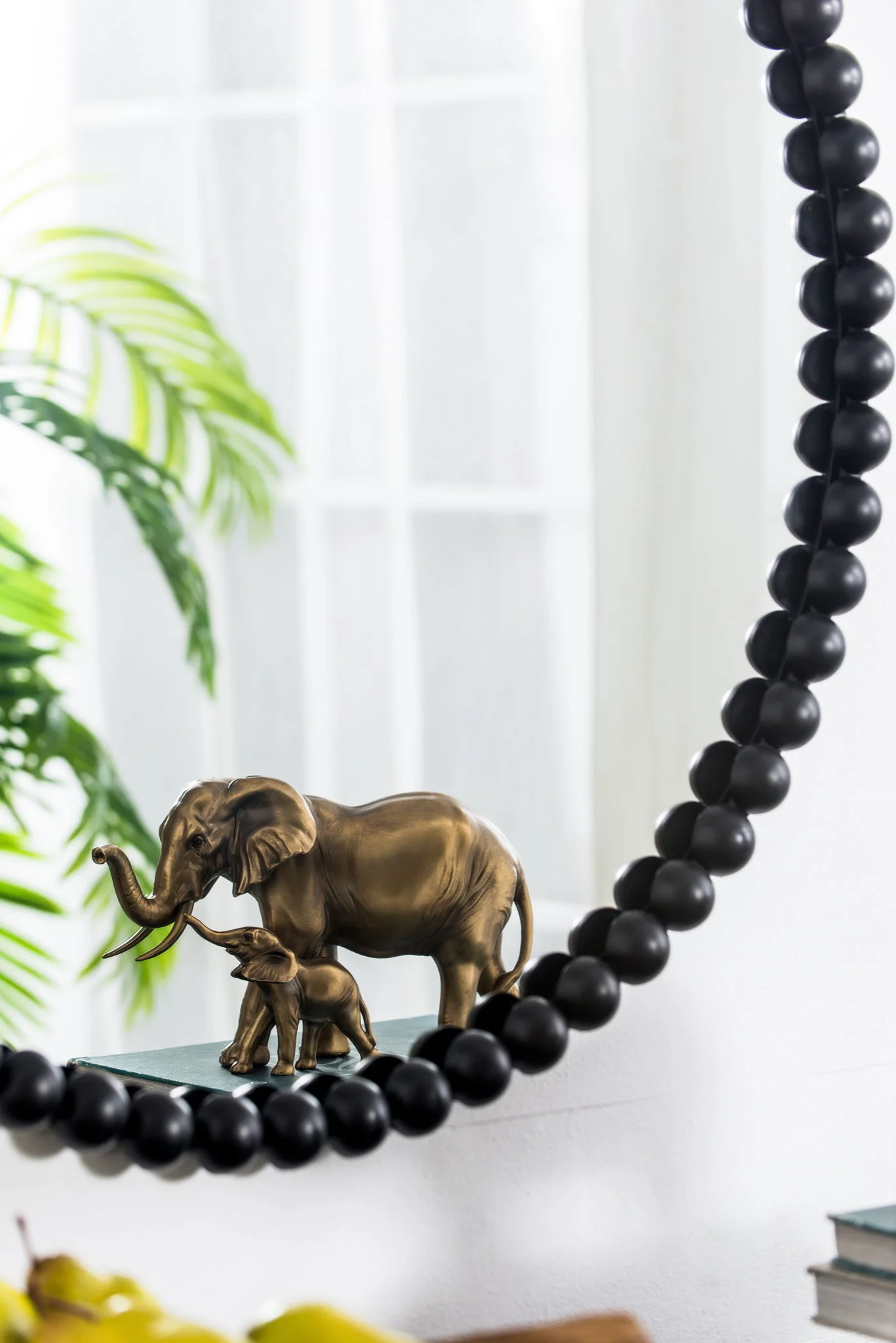 Circle Mirror With Metal Beaded Frame, Wall Mirror For Living Room Bedroom Entryway - Black - Image 6