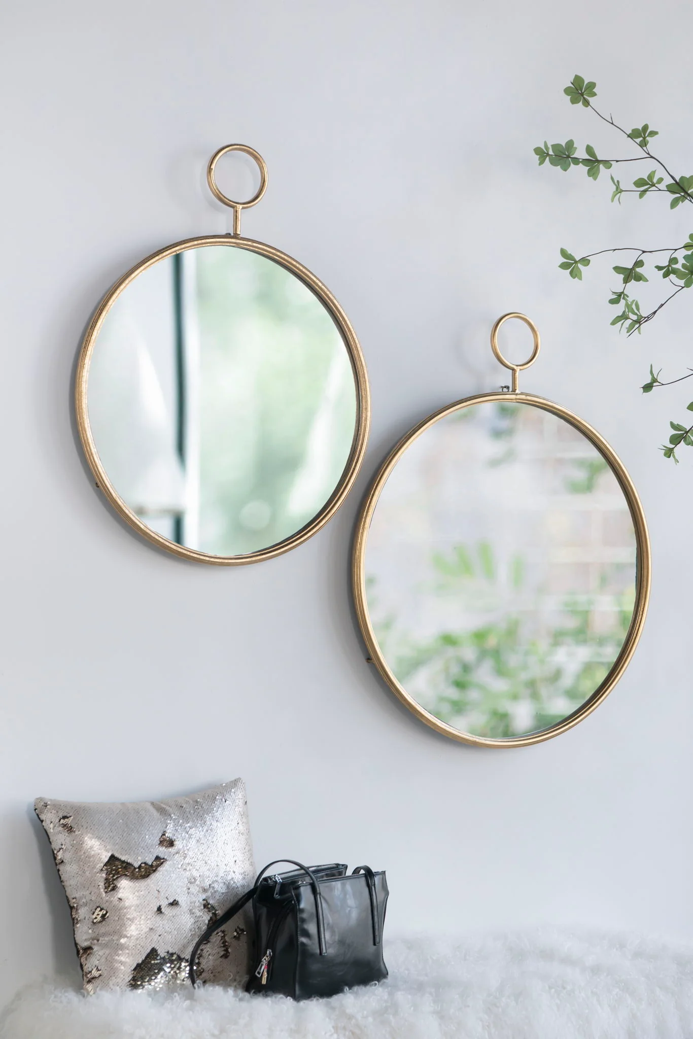 Circle Wall Mirror With Iron Frame, Accent Mirror For Living Room - Image 13