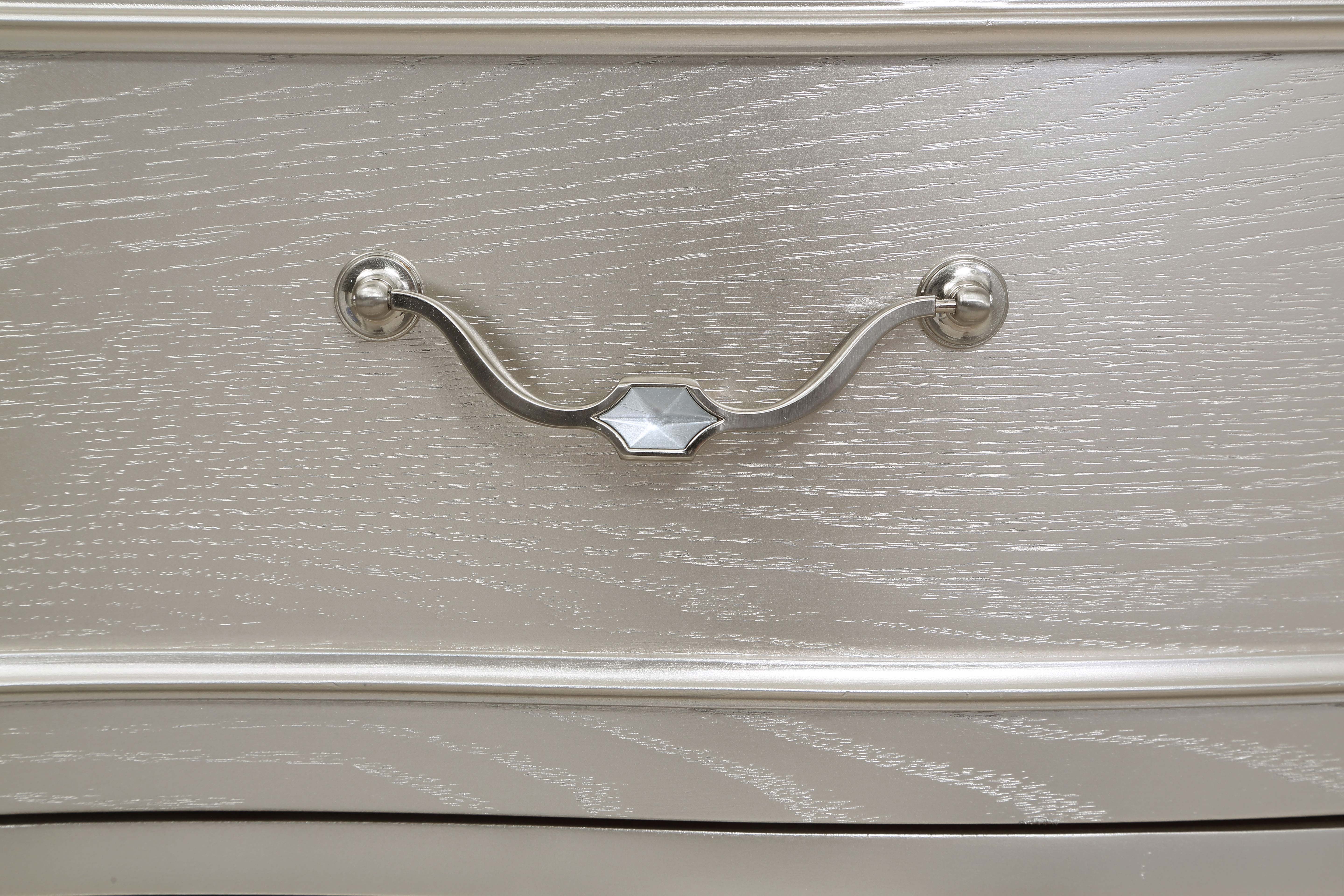 Evangeline 9-Drawer Dresser in Silver Oak - Image 13