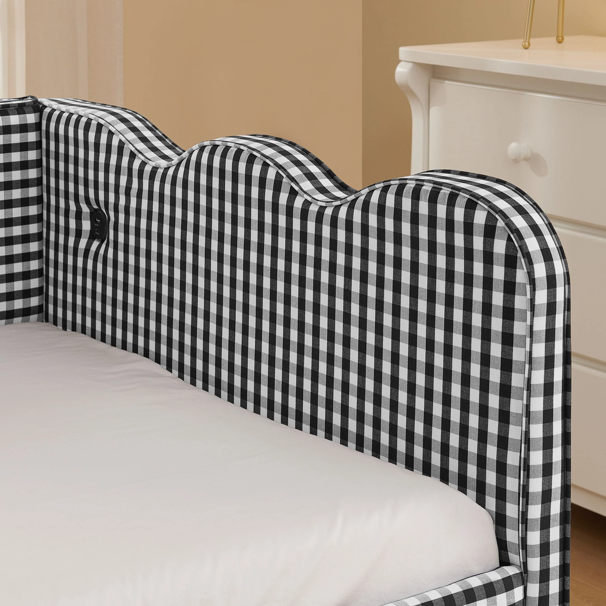 Gingham Daybed With USB Charging Port, Wave Shaped Design - Image 18