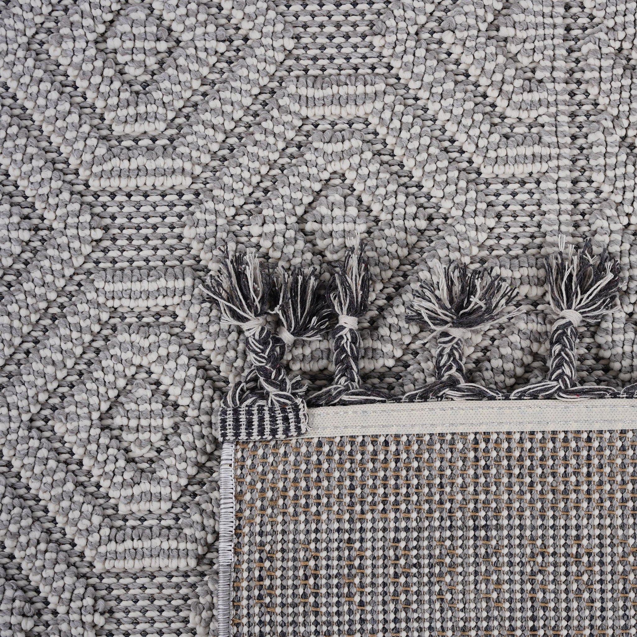 Guros - 6' X 9' Geometric Indoor / Outdoor Area Rug - White - Image 4