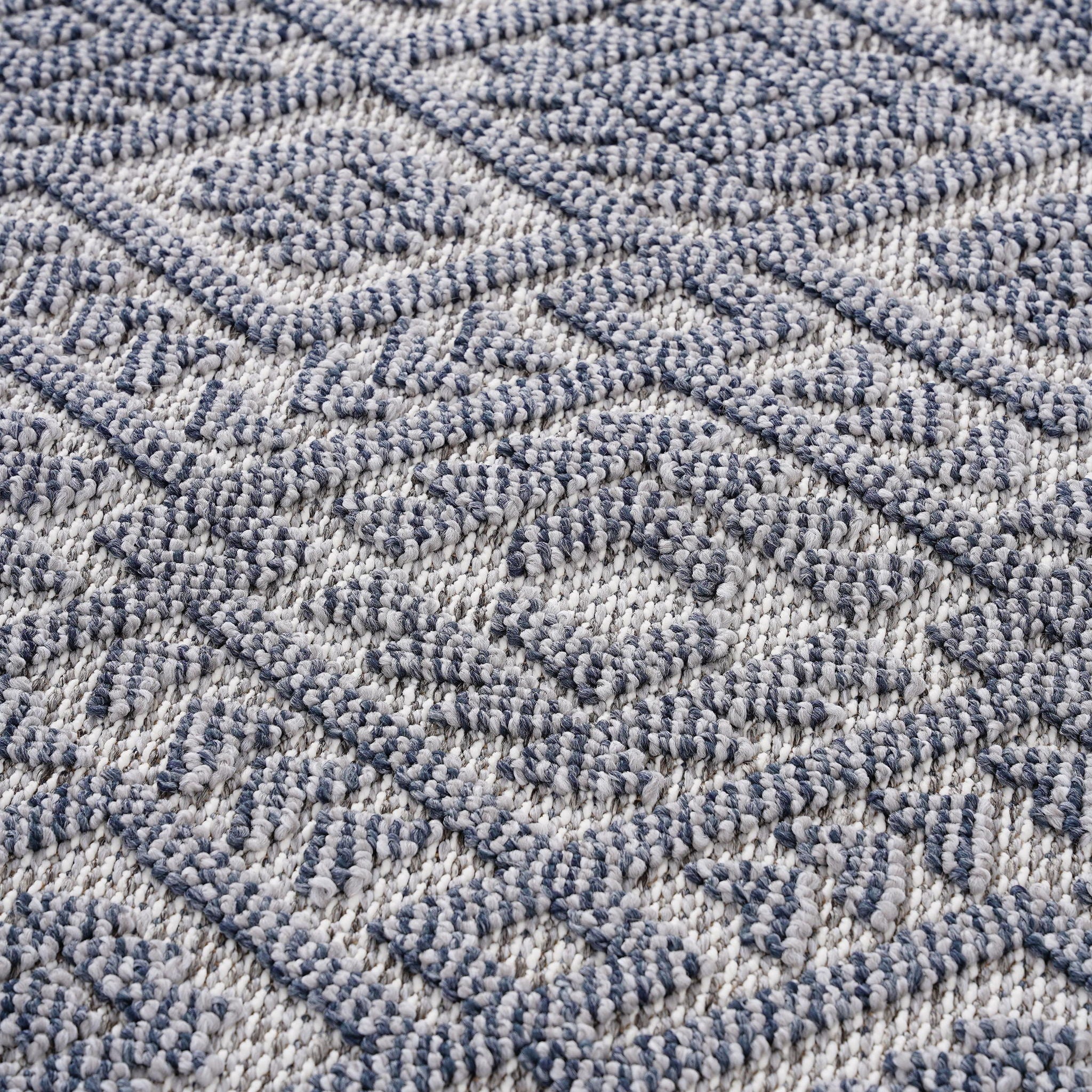 Guros - 8' X 10' Traditional Indoor / Outdoor Area Rug - White / Gray - Image 5