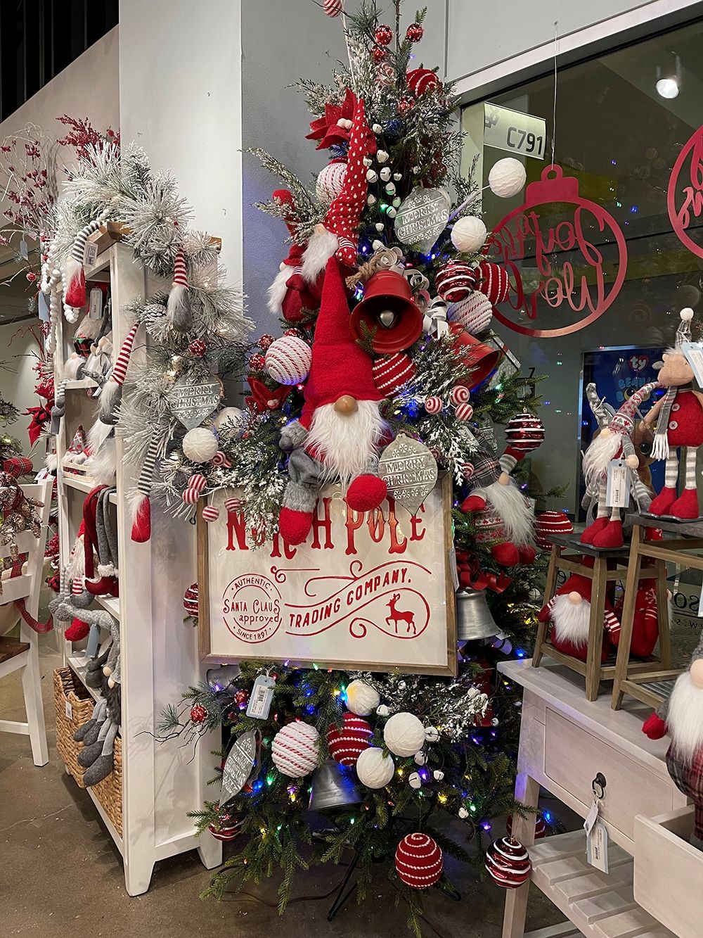 Iron / Wood North Pole Trading Company Wall Sign, For Christmas Holiday Table Wall Decor - White / Red - Image 5