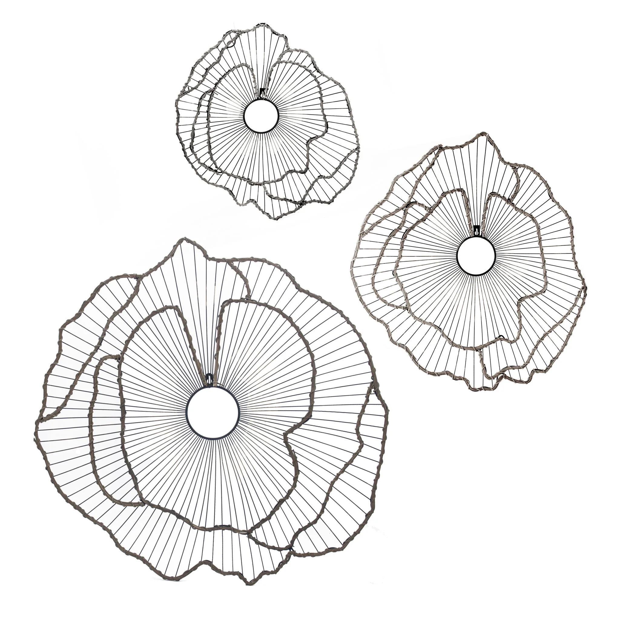 Metal Flowers Wall Decor, Transitional Wall Floral Sculpture For Foyer Porch Hallway Entrance (Set of 3) - Gold - Image 2