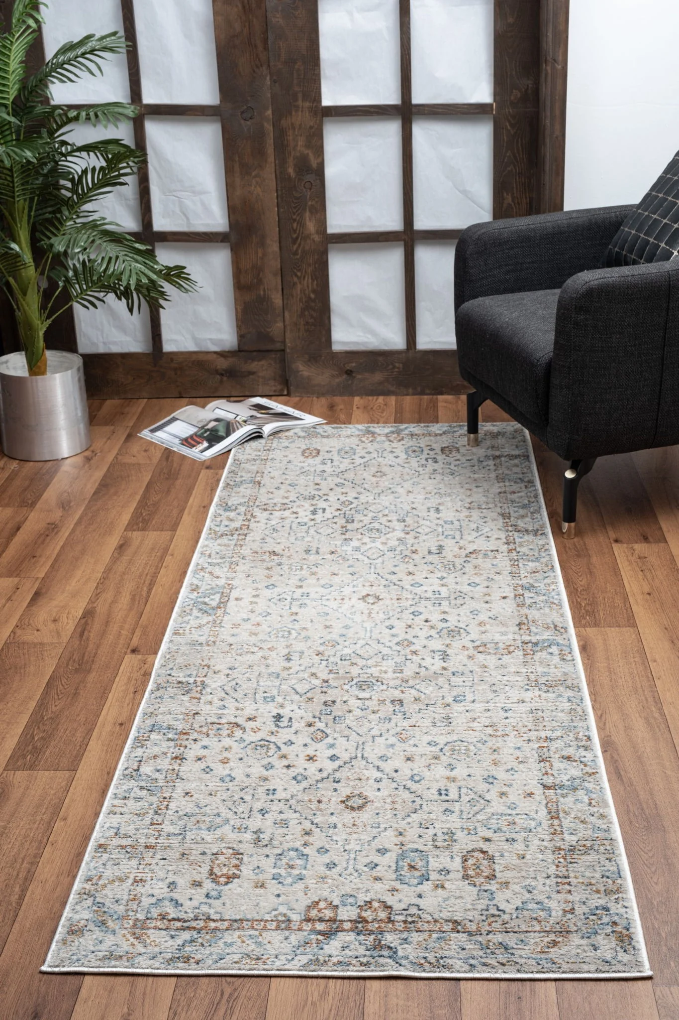Noble - 5'3" X 7'3" Polyester Area Rug - Ivory - Image 4