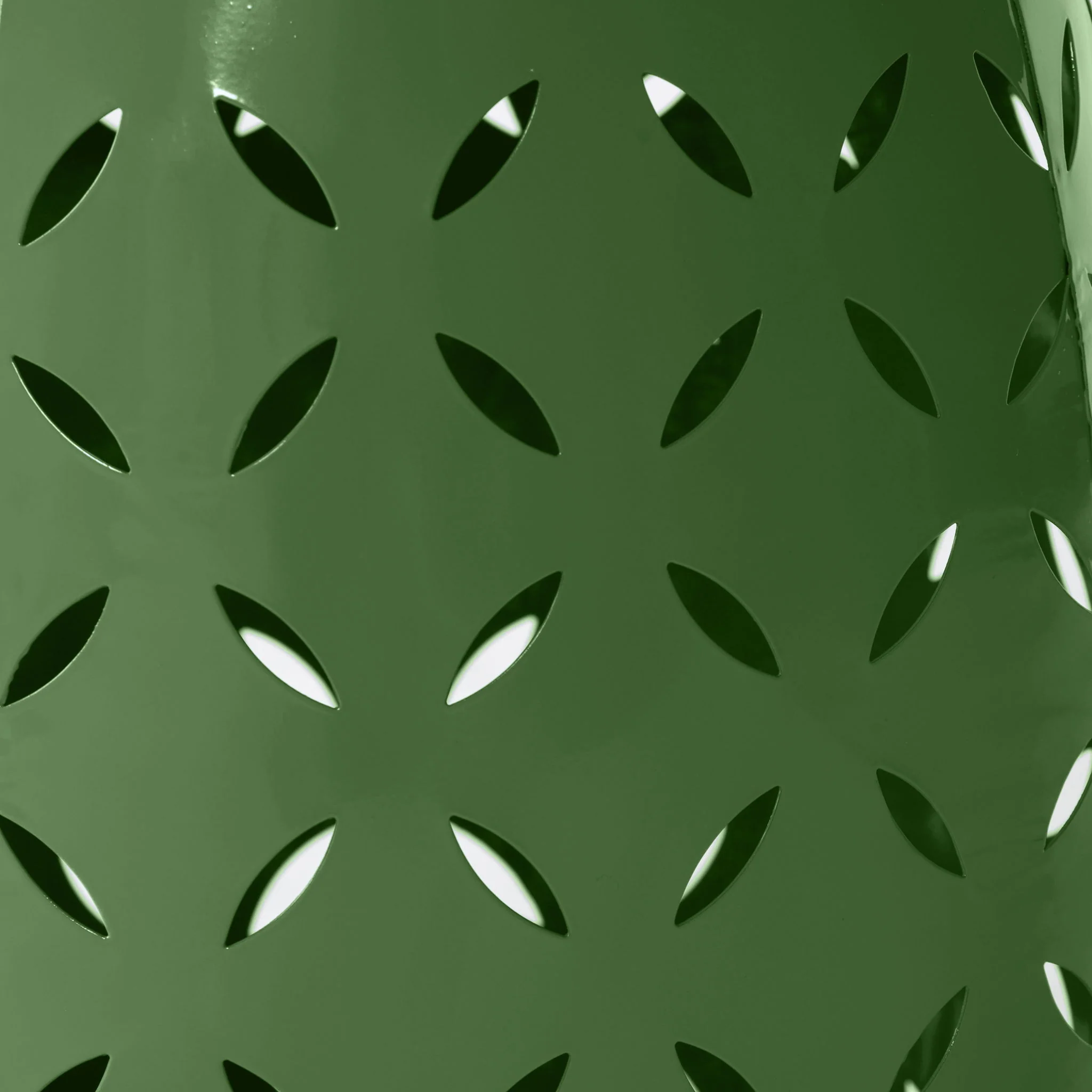 Outdoor Side Table With Barrel Shape - Image 9