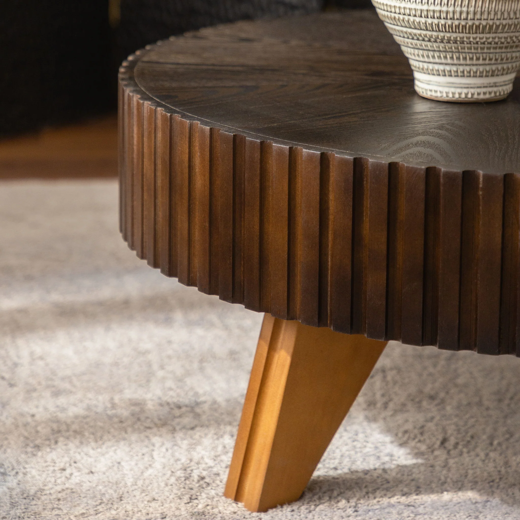 Round Retro Coffee With Solid Wood Legs - Image 17