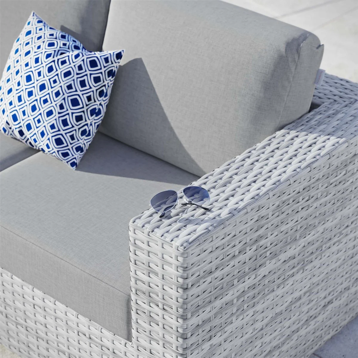 Wicker Outdoor Loveseat for Patio and Garden Seating with Classic Woven Design - Image 11